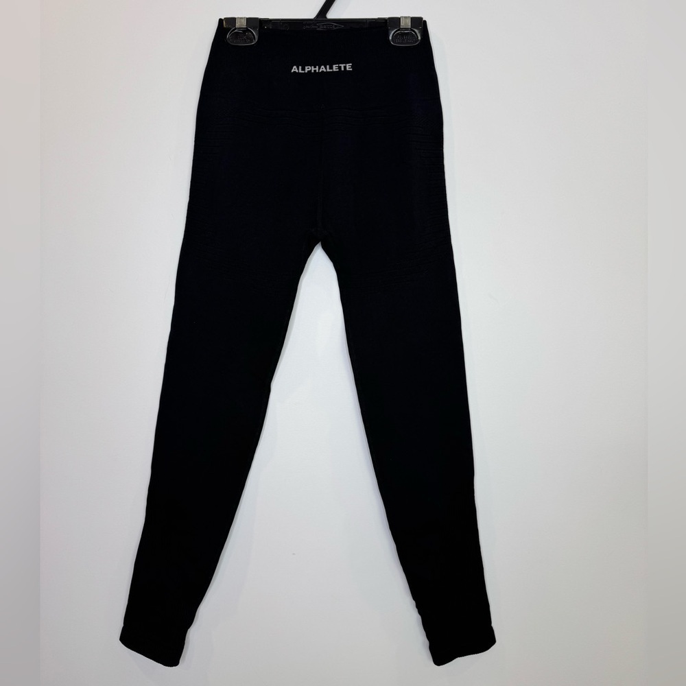 Alphalete Black contour cropped Leggings